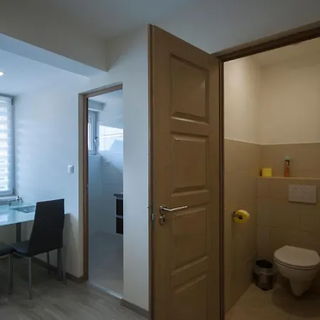 Széplak Apartamento *