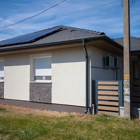 Szeplak アパート *