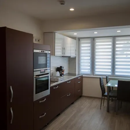 Széplak Apartamento *